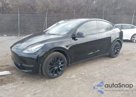 2021 Tesla Model Y Long Range Dual Motor All-Wheel Drive z USA, uszkodzony, nr VIN 5YJYGDEE2MF078989